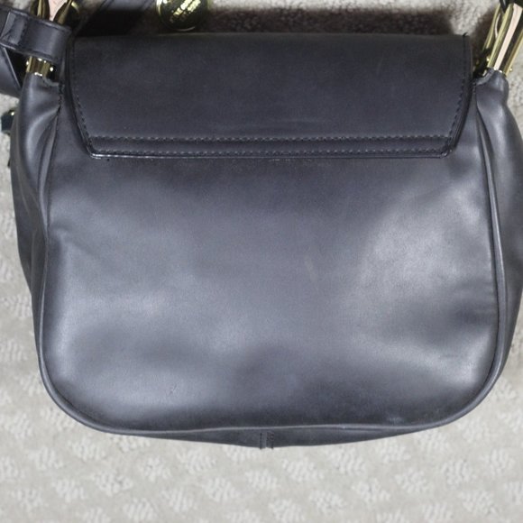 Steve Madden Medium Size Rounded Black Crossbody Purse - LIKE NEW - Picture 3 of 9